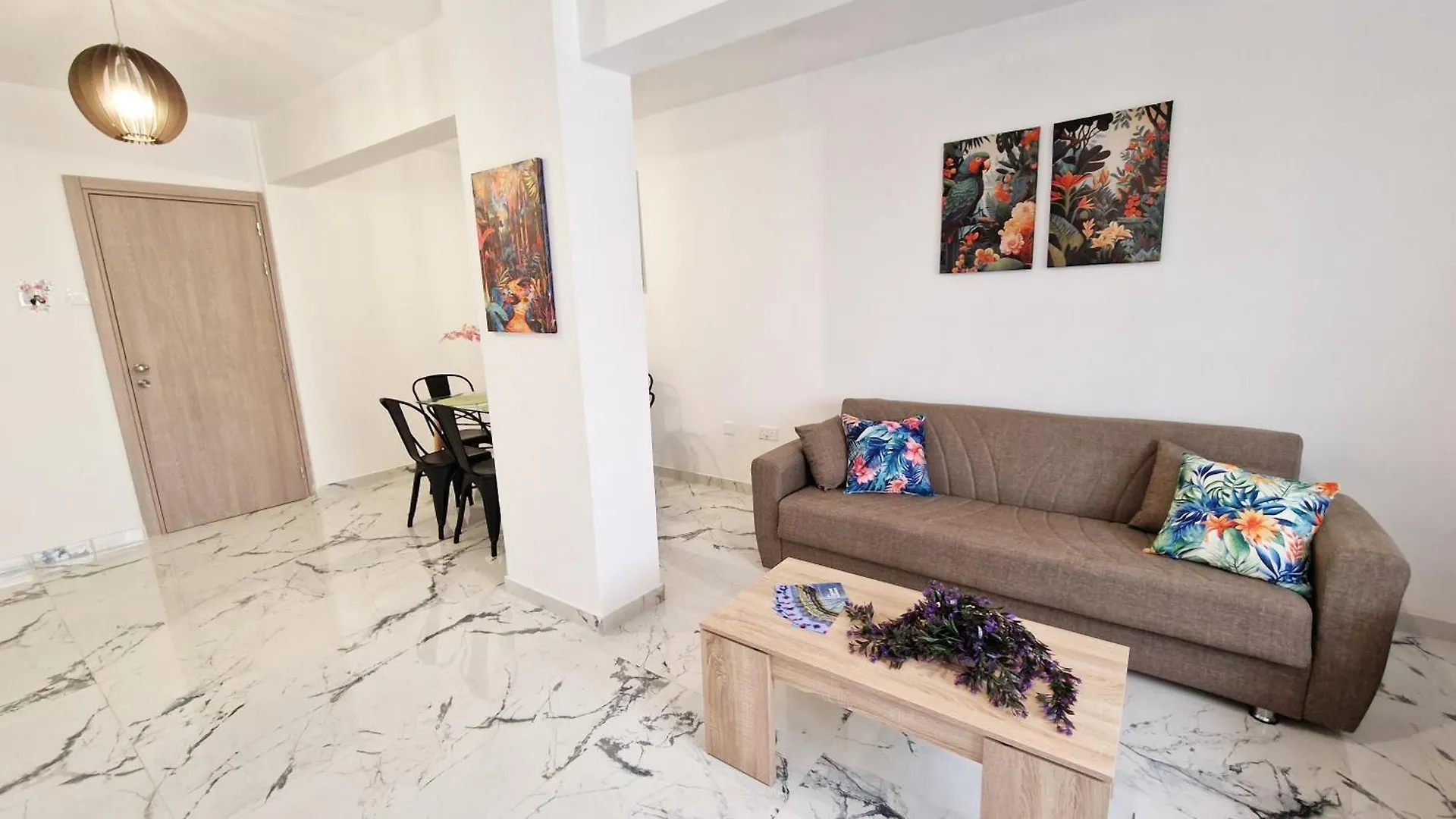 Appartement Parrots Paradise 100M From Finikoudes Beachfront Larnaca
