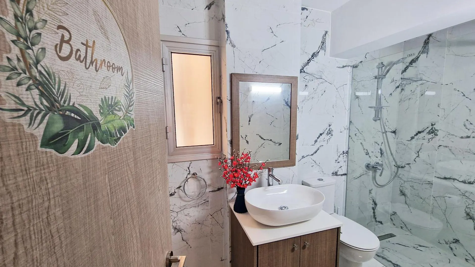 Appartement Parrots Paradise 100M From Finikoudes Beachfront Larnaca Chypre